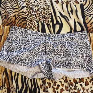 🛍American eagle tribal shorts